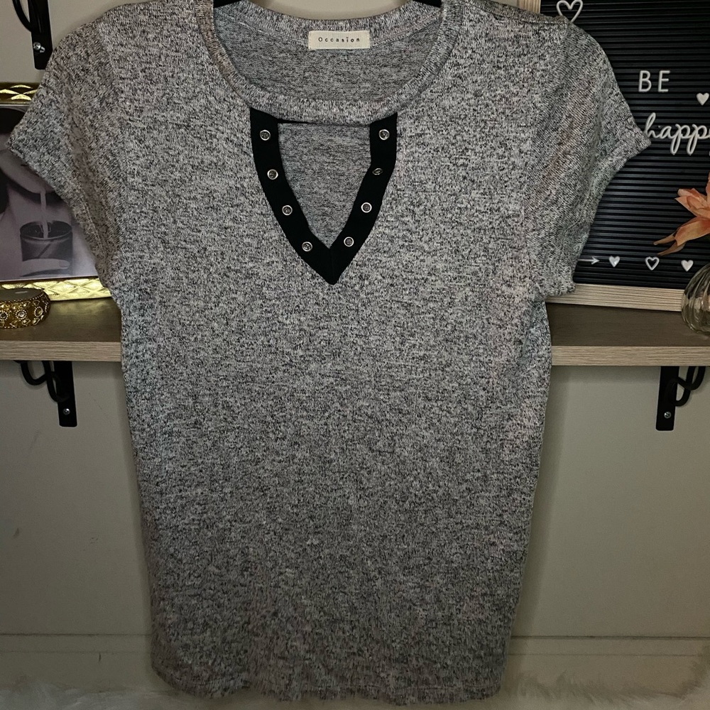 ✨Low cut V-neck top✨